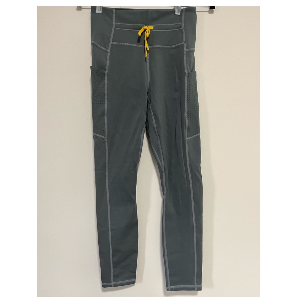 Fabletics capri leggings